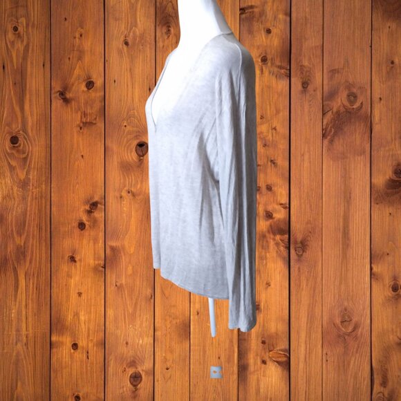 Wilfred Aritzia Women's Medium Long Sleeve Gray Wool Blend V-Neck Top Neutral - Picture 6 of 7